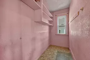 2040 S 28th St, Milwaukee, WI 53215 - Photo 15