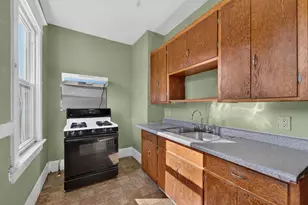 2040 S 28th St, Milwaukee, WI 53215 - Photo 13