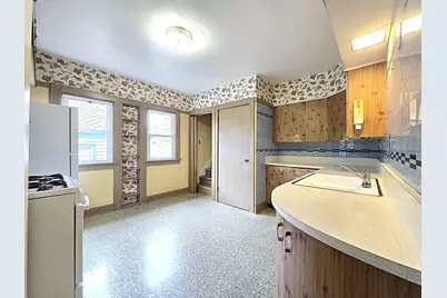 627 E Russell Ave, Milwaukee, WI 53207 - Photo 13