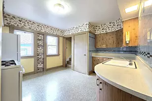 627 E Russell Ave, Milwaukee, WI 53207 - Photo 13