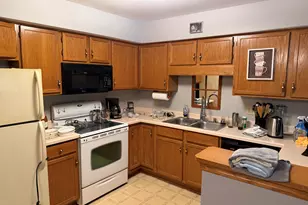 6205 S Creekside Dr, Cudahy, WI 53110 - Photo 3