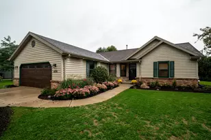 4106 W Southwood Dr, Franklin, WI 53132 - Photo 1