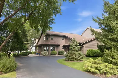 W277N2866  Oak St, Pewaukee, WI 53072 - Photo 3