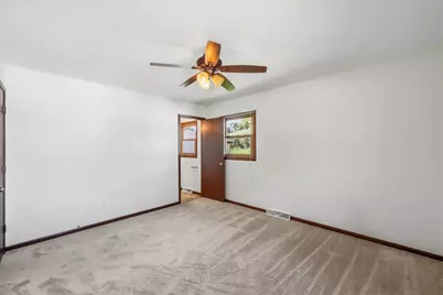 313  Mayfair Dr, Saukville, WI 53080 - Photo 15