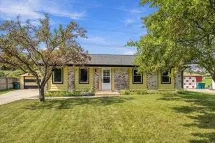 313 Mayfair Dr, Saukville, WI 53080 - Photo 29