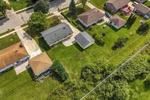 313 Mayfair Dr, Saukville, WI 53080 - Photo 35