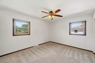 313  Mayfair Dr, Saukville, WI 53080 - Photo 13