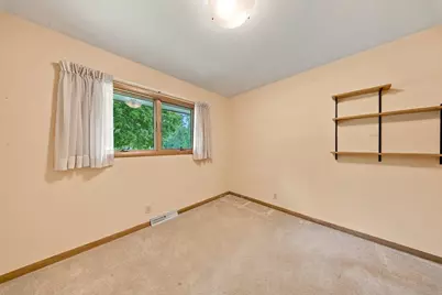 181  Highview Dr, Cedarburg, WI 53012 - Photo 21