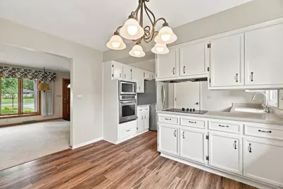 181  Highview Dr, Cedarburg, WI 53012 - Photo 13