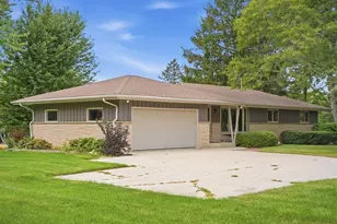 181 Highview Dr, Cedarburg, WI 53012 - Photo 47