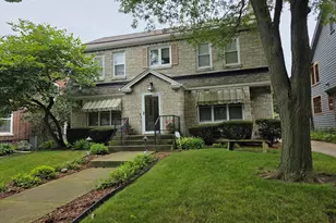 3424 N Summit Ave, Milwaukee, WI 53211 - Photo 1
