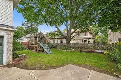 3424 N Summit Ave, Milwaukee, WI 53211 - Photo 13