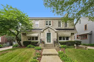 3424 N Summit Ave, Milwaukee, WI 53211 - Photo 17