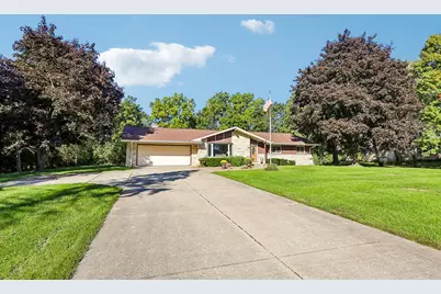 1555  Valley Ridge Dr, Brookfield, WI 53005 - Photo 3