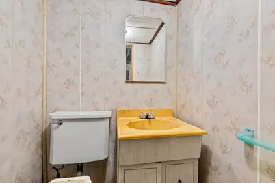 2851 S Lenox St, Milwaukee, WI 53207 - Photo 35