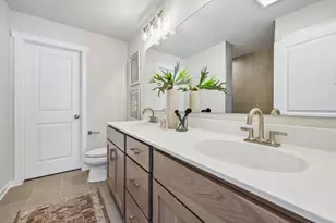 9901 N Migratory Ln, Mequon, WI 53097 - Photo 31