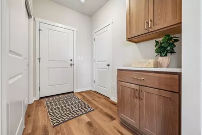 9901 N Migratory Ln, Mequon, WI 53097 - Photo 25