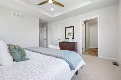 9901 N Migratory Ln, Mequon, WI 53097 - Photo 29