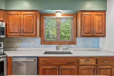S74W17692  Harbor Cir, Muskego, WI 53150 - Photo 19