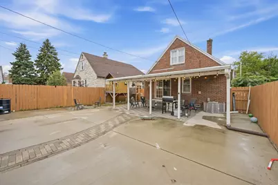 3318 S 13th St, Milwaukee, WI 53215 - Photo 17
