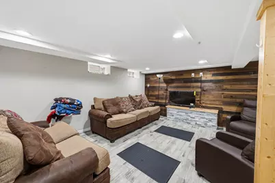 3318 S 13th St, Milwaukee, WI 53215 - Photo 13