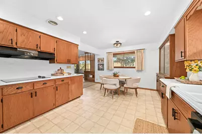 2533 N 113th St, Wauwatosa, WI 53226 - Photo 13