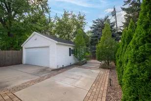 2533 N 113th St, Wauwatosa, WI 53226 - Photo 25
