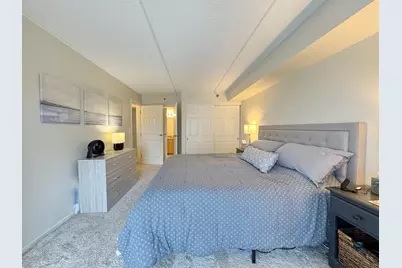 270 E Highland Ave #1042, Milwaukee, WI 53202 - Photo 19