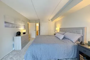 270 E Highland Ave, Milwaukee, WI 53202 - Photo 19