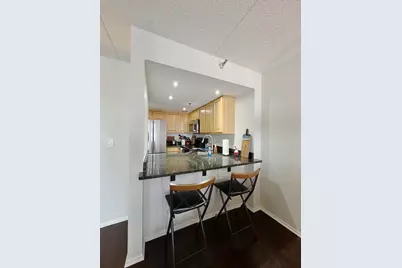 270 E Highland Ave #1042, Milwaukee, WI 53202 - Photo 11