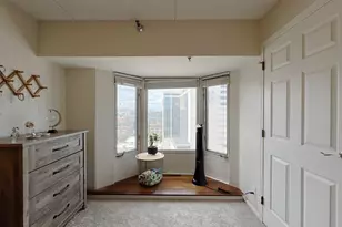 270 E Highland Ave, Milwaukee, WI 53202 - Photo 17