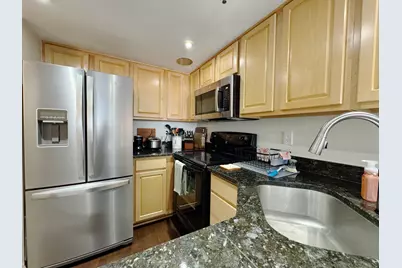 270 E Highland Ave #1042, Milwaukee, WI 53202 - Photo 7