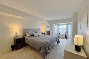 270 E Highland Ave, Milwaukee, WI 53202 - Photo 15