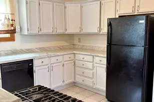 8860 S 5th Ave, Oak Creek, WI 53154 - Photo 9