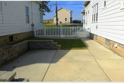 8860 S 5th Ave, Oak Creek, WI 53154 - Photo 3