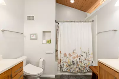 4665 S Delphine Dr, New Berlin, WI 53151 - Photo 19