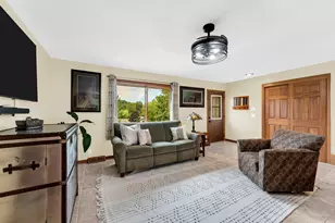 W242S7070 Cameron Dr, Vernon, WI 53189 - Photo 5