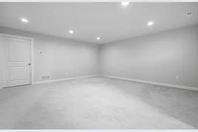 2826 W Villa Dr, Franklin, WI 53132 - Photo 31