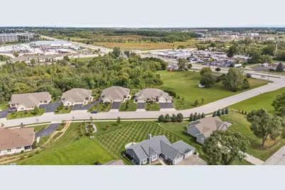2826 W Villa Dr, Franklin, WI 53132 - Photo 45