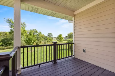 2826 W Villa Dr, Franklin, WI 53132 - Photo 37