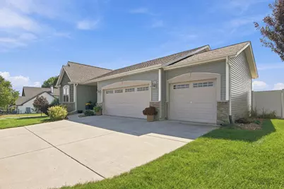 901  Casey Dr, Watertown, WI 53094 - Photo 5