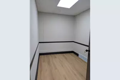1107 W Oklahoma Ave #8, Milwaukee, WI 53215 - Photo 9