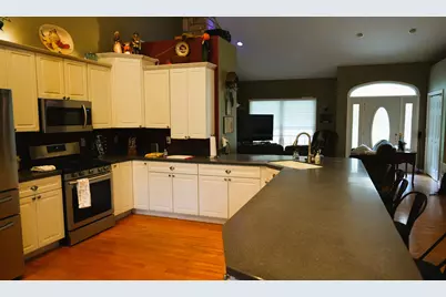 1528 E Lakeshore Dr, Twin Lakes, WI 53181 - Photo 3