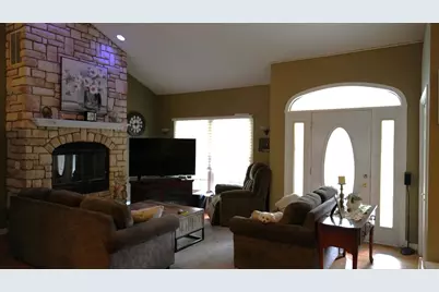 1528 E Lake Shore Dr, Twin Lakes, WI 53181 - Photo 11