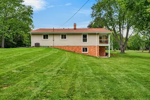 8153 W Holly Rd, Mequon, WI 53097 - Photo 43