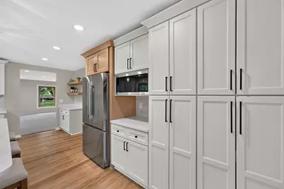 8153 W Holly Rd, Mequon, WI 53097 - Photo 31