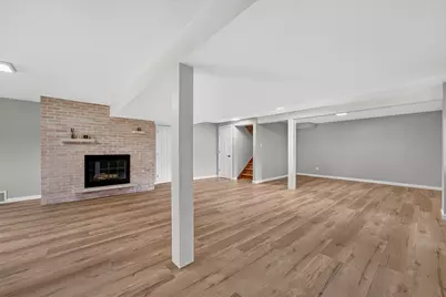 8153 W Holly Rd, Mequon, WI 53097 - Photo 37