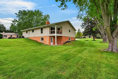 8153 W Holly Rd, Mequon, WI 53097 - Photo 25