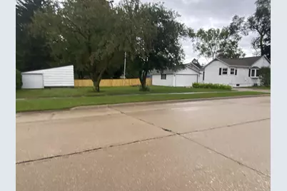 4022  Delta St, Manitowoc, WI 54220 - Photo 9