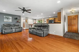 464 W Church St, Janesville, WI 53536 - Photo 5